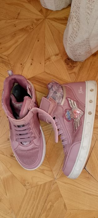 Кроссовки Geox демисезонные.