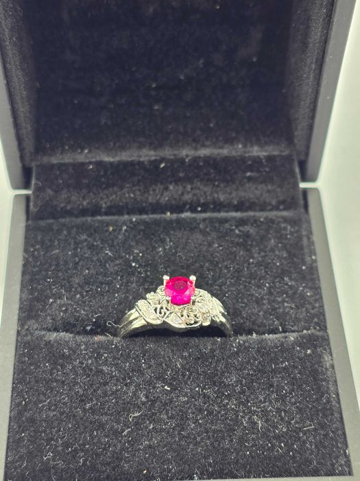 Inel Aur 18K cu Rubin si Diamante