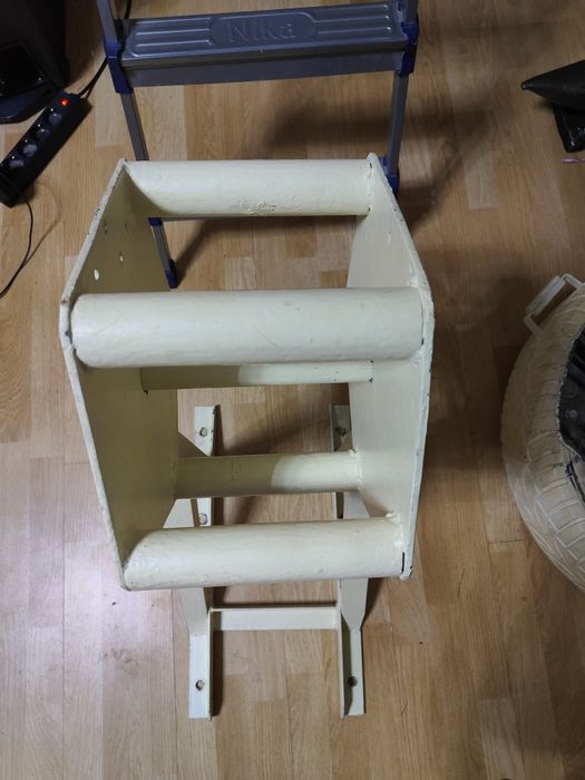 Крутящийся рукоход настенный