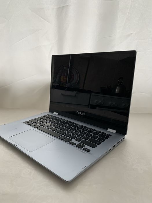 Ноутбук Asus с сенсорным экраном, серебристый цвет, в хорошем состояни
