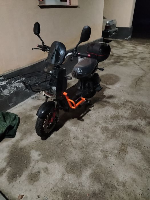 Elektroskuter sotiladi