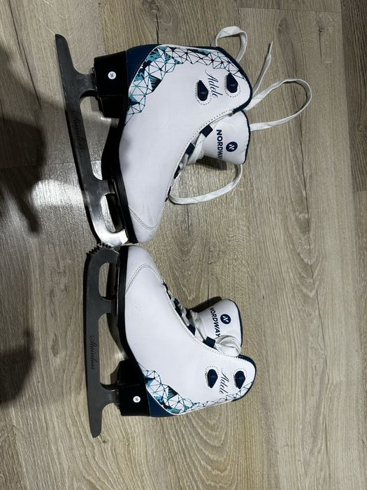 Продам коньки 36 р.