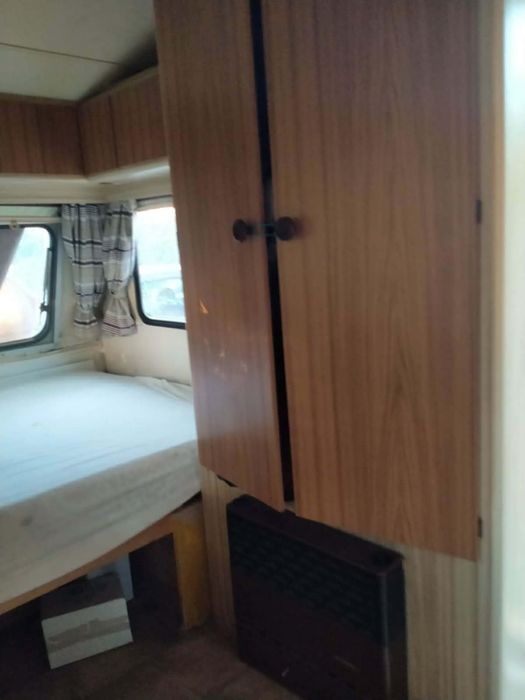 Каравана за къмпинг