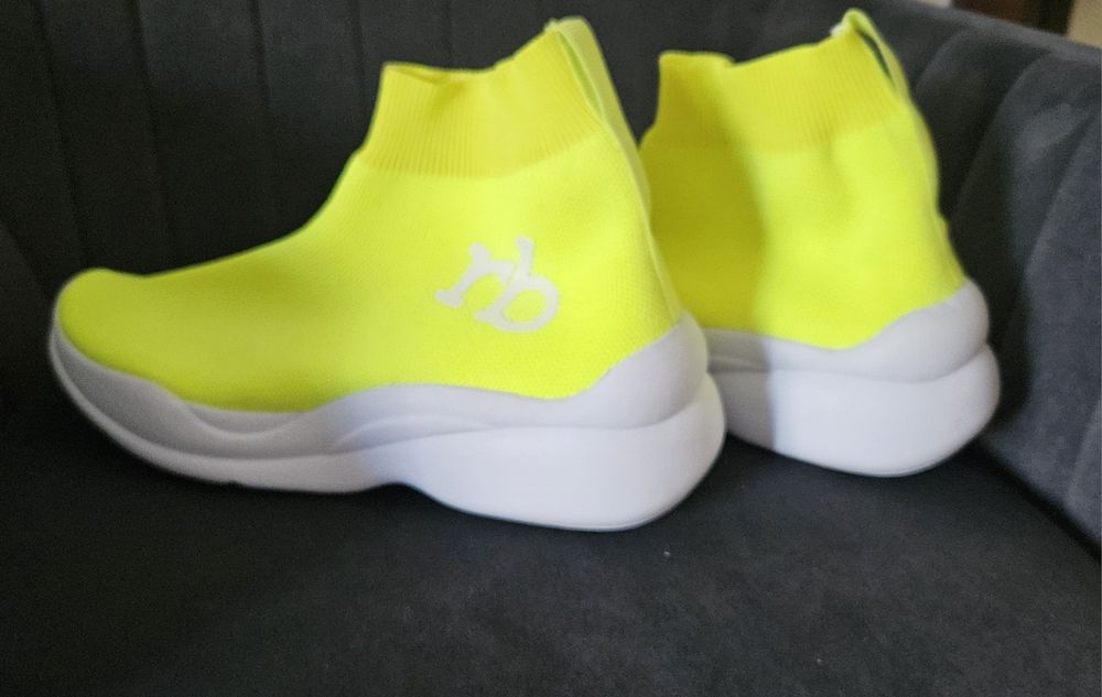 Дамски спортни обувки RB