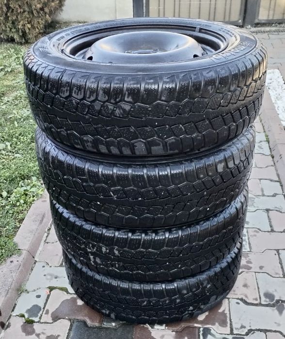 Set roți iarnă Dacia Logan R15 | Anvelope de iarnă | Stare foarte bună