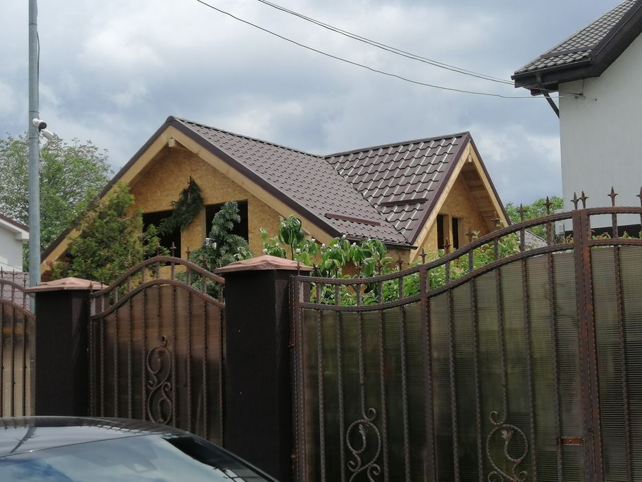 Reparatii acoperisuri montaj acoperis tigla metalica jgheaburi burlane