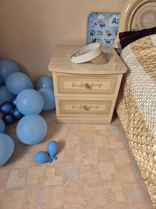 Продам спальный гарнитур