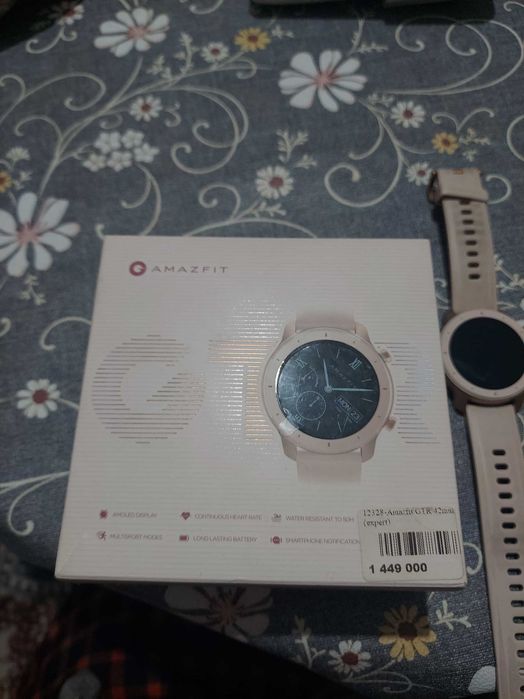 Часы женские Amazinfit GTR