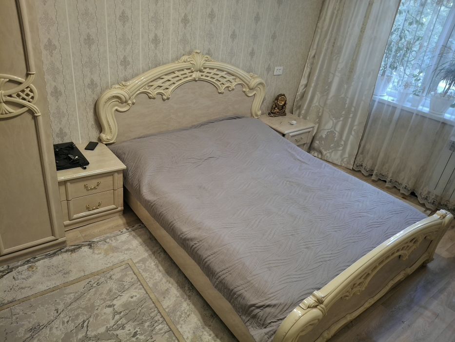 Спальный гарнитур