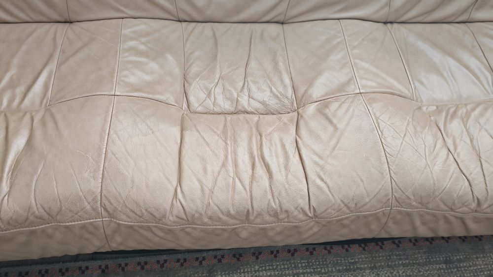 Set canapea si fotolii din piele