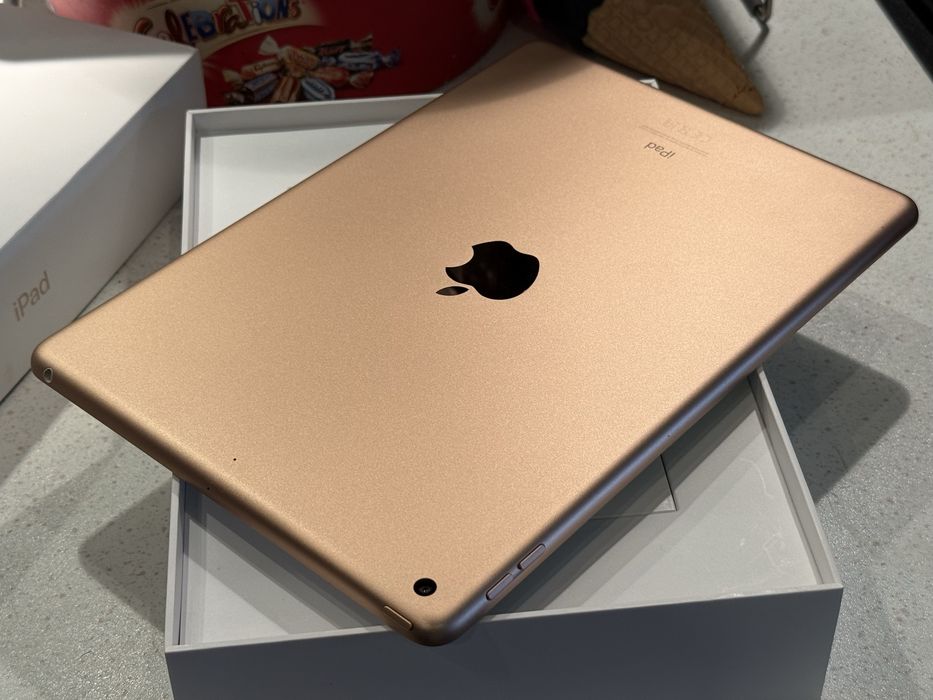 iPad 8-th 32GB Gold Wi-Fi 10.2 inch Retina Display - Като НОВ