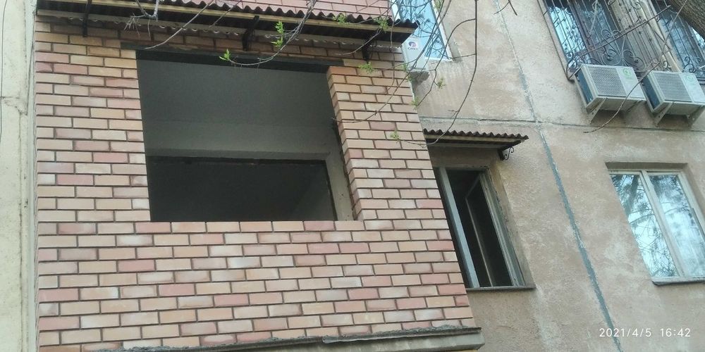 Кладка балкон и перегародка стяжки штукатурка и демонтажный работы