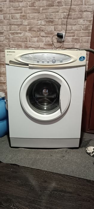 Дарю стиральную машину Самсунг