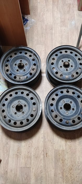 Продам диски на 15 от ниссан