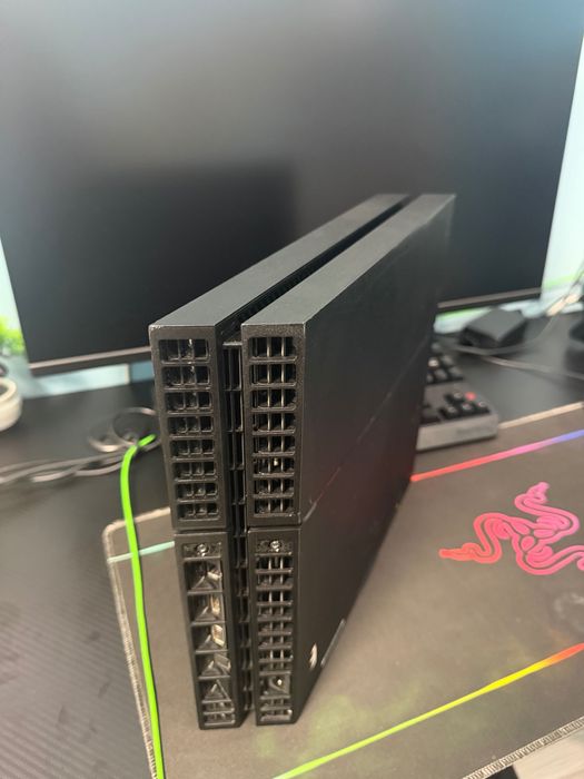 Ps4 с 3 игри много запазен