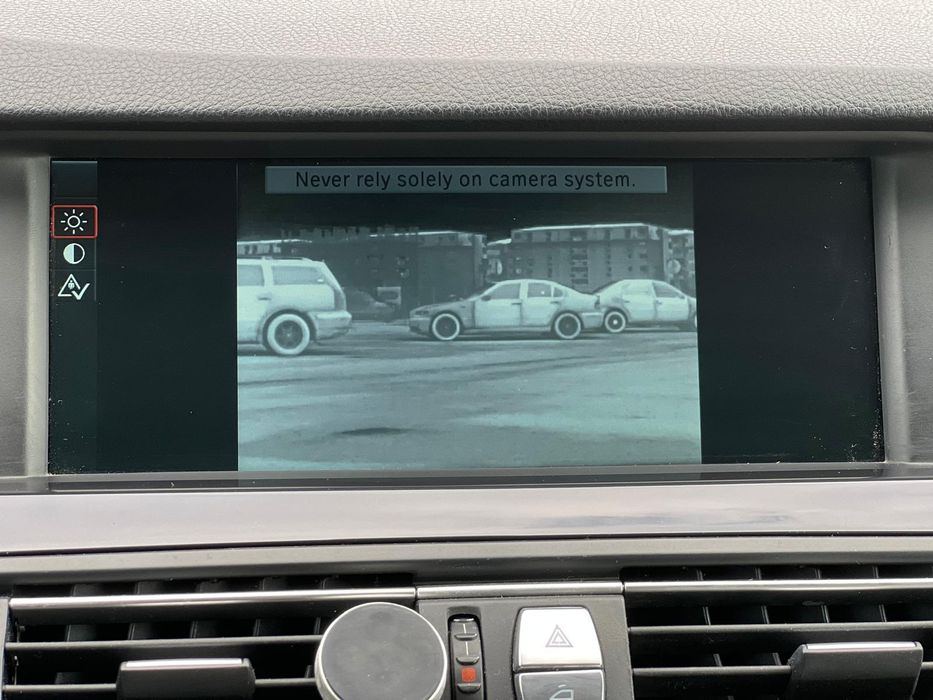 Vand BMW Seria 5 F10 2.0D night vision Head up display automata Pachet M inmatriculata RO 2 butoane TVA inclus deductibil rate leasin creditare urgent