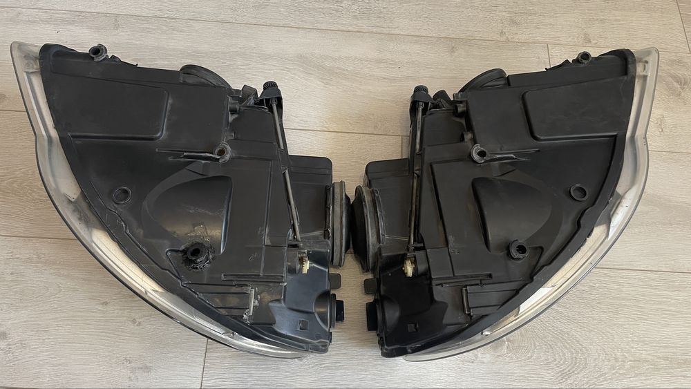 Фар ляв фар десен VW Touareg фейслифт