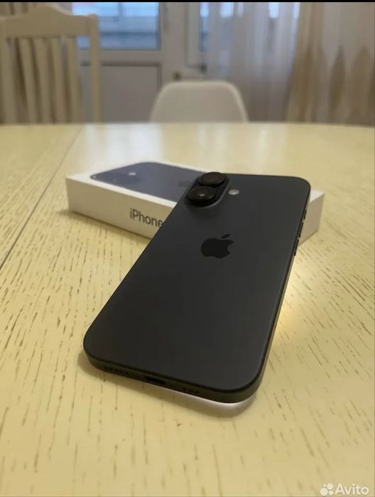 Продам айфон 16 на 256 гб