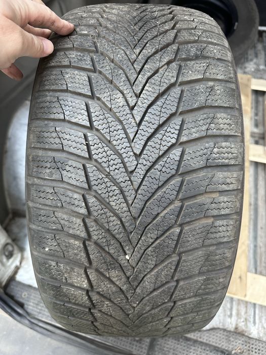Зимни гуми 245/50/18 и 255/35/18