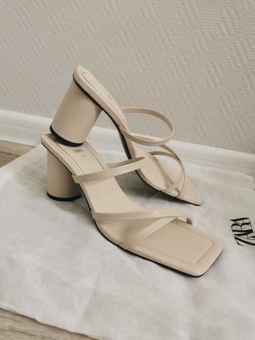 Босоножки Zara 38 размер кожа