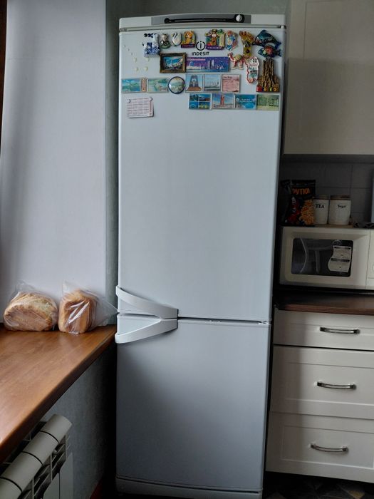 Холодильник indesit
