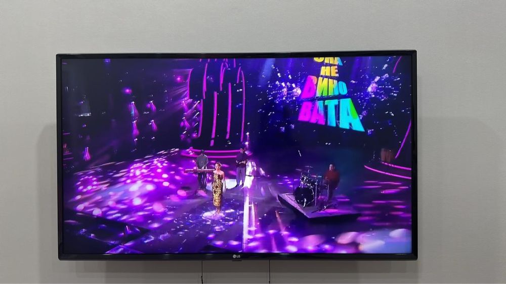 Продам телевизор, кранштейн в подарок