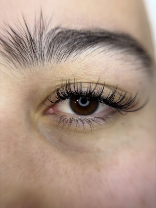 Мастер по наращиванию и Ламинированию ресниц