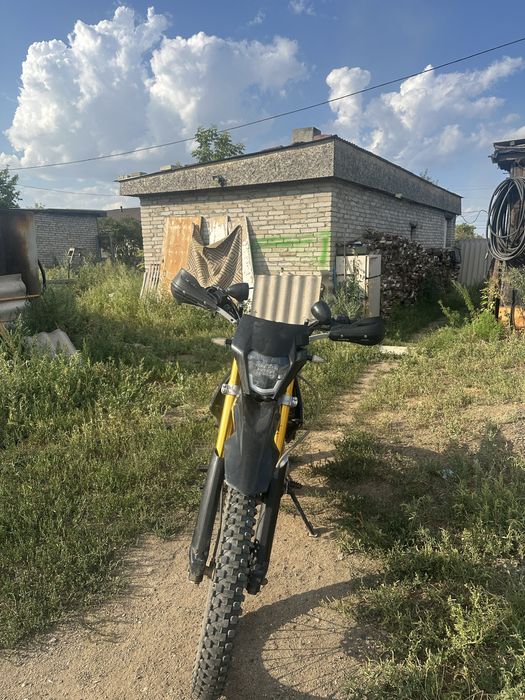 Мотоцикл эндуро 250 куб