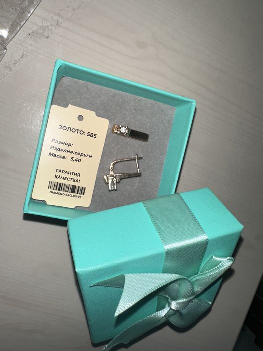 Продам серьги 5.4гр