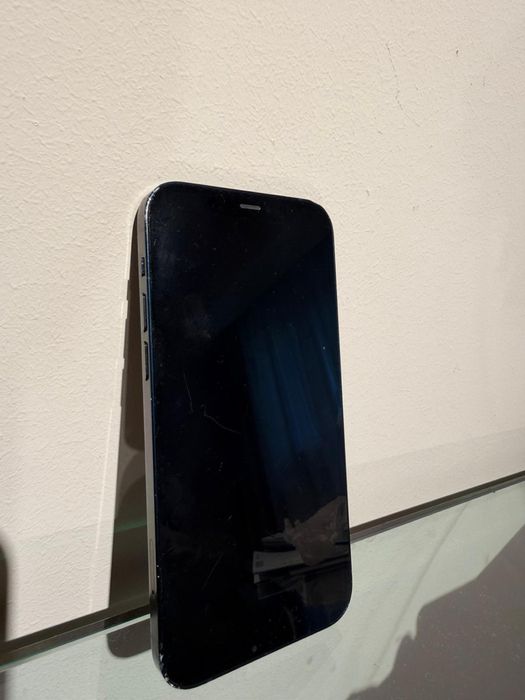 Iphone 12 - difuzor defect