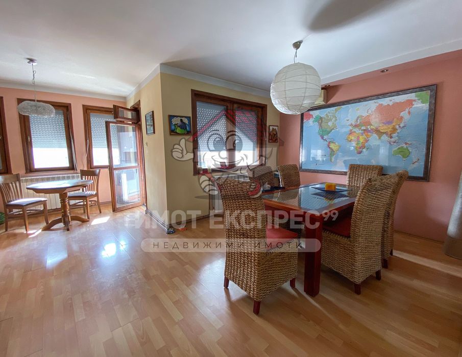 Самостоятелна къща, с гараж, партер, мансарда, панорамна гледка, ЦГЧ