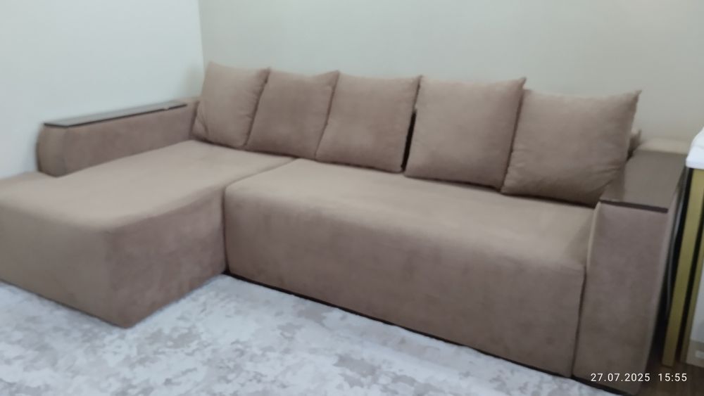 Диван угловой коричневый