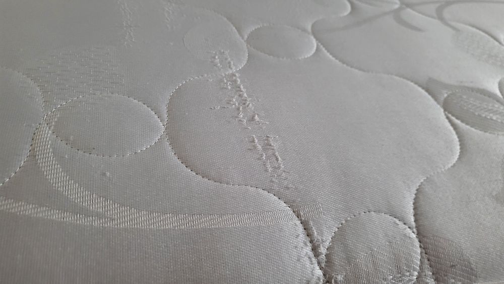 Продавам еднолицев матрак 120х190х20