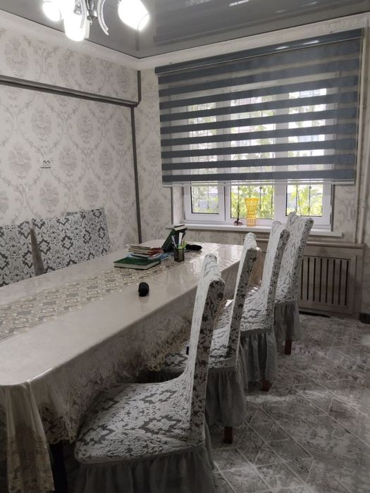Uy sotiladi Yunusobod 4 kvartal 4 xonali ğishtli dom