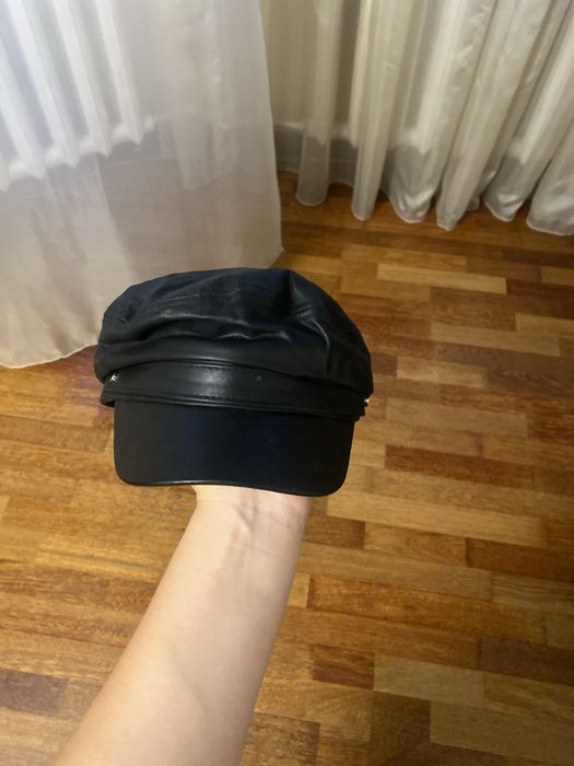 Продам беретку bershka