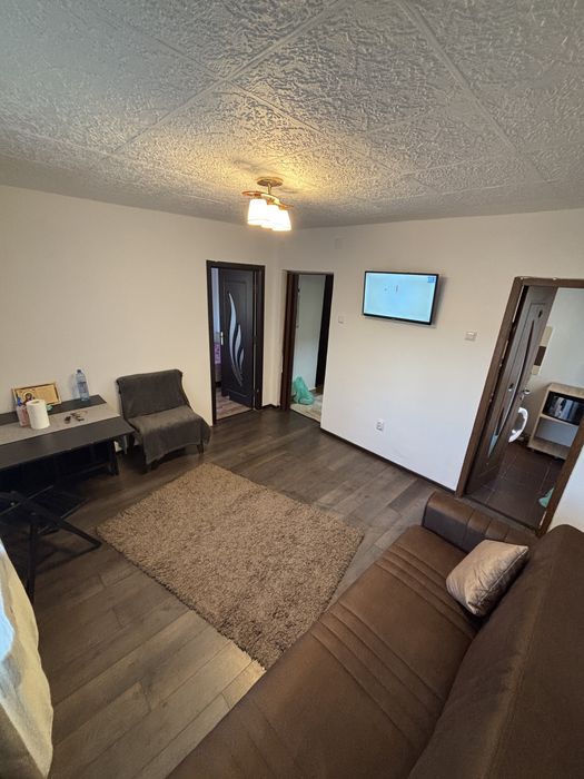 Ofer spre inchiriere apartament utilat si mobilat . Nr tel: 0763472374