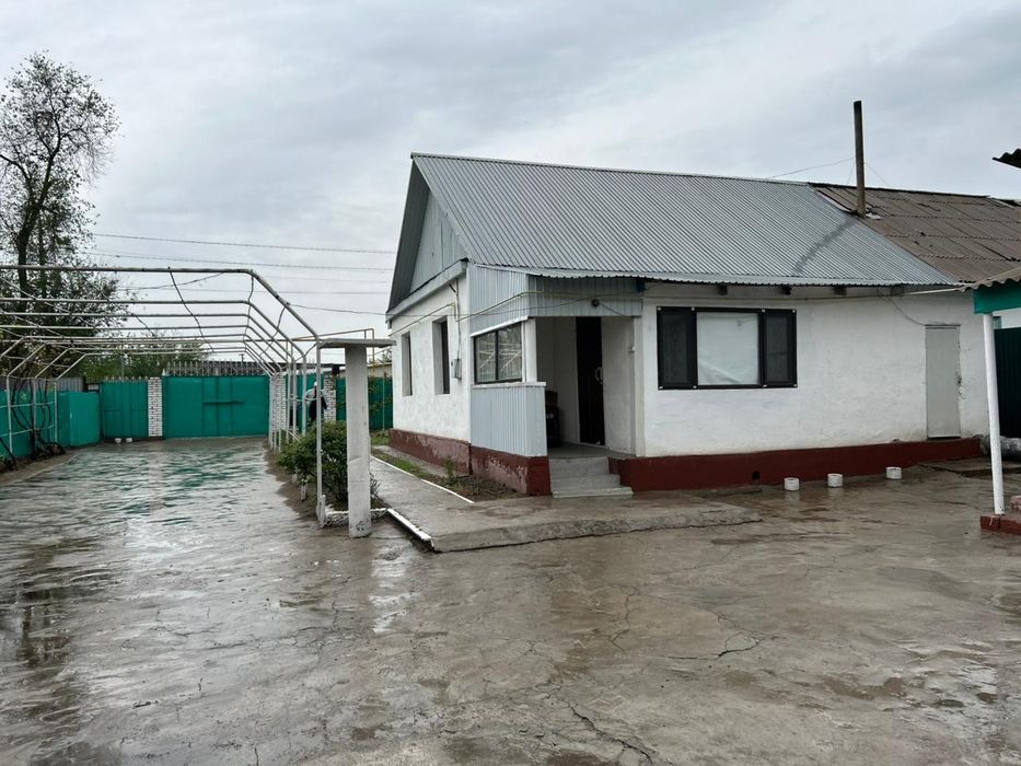 Продаю дом рядом базара