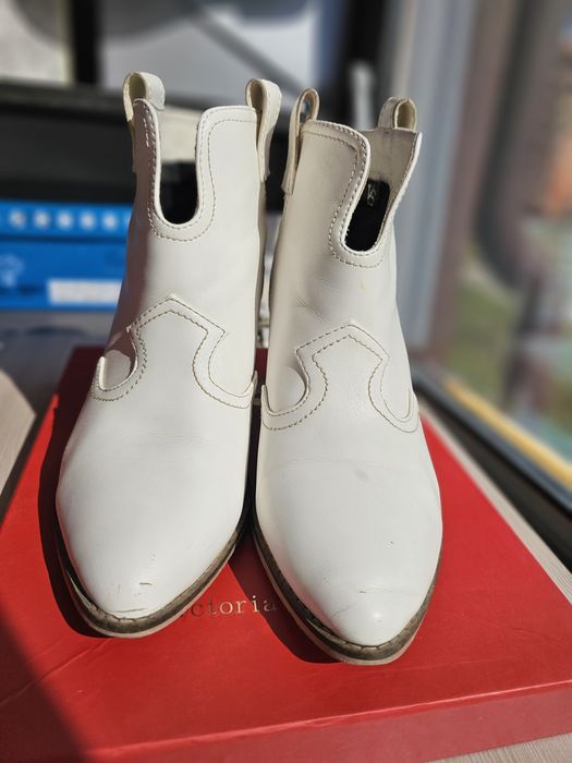 Продаются ботинки казаки