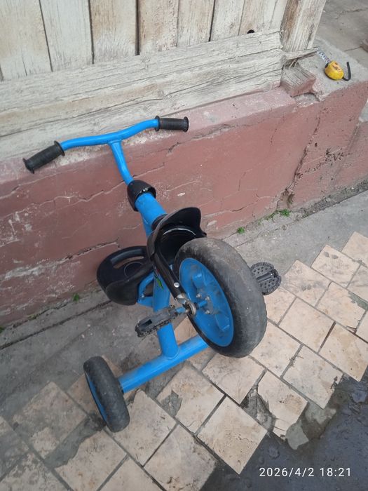 Велосипед трёхколёсный