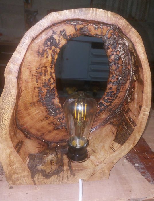 Арт лампа от дърво