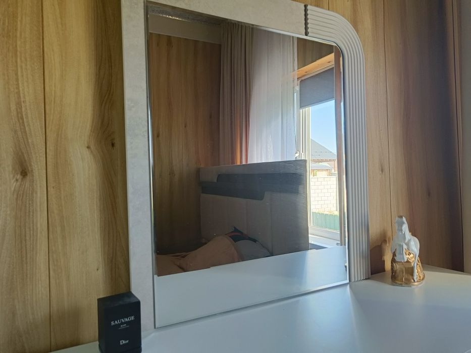 Продам спальный гарнитур. Полный комплект