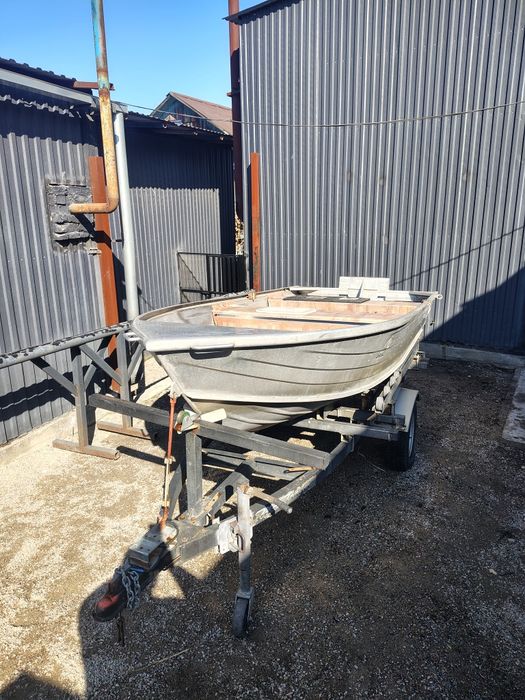 Продам лодку алюминевую