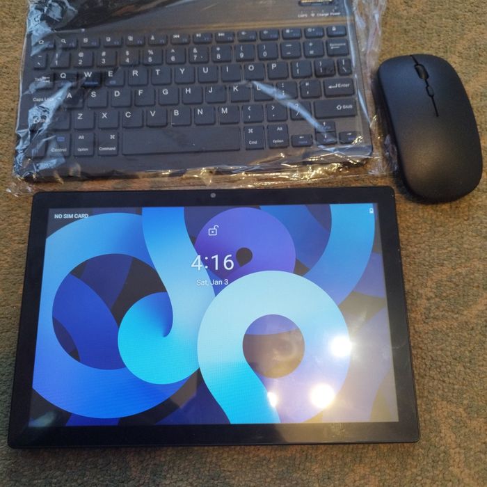 Таблет работещ за части.