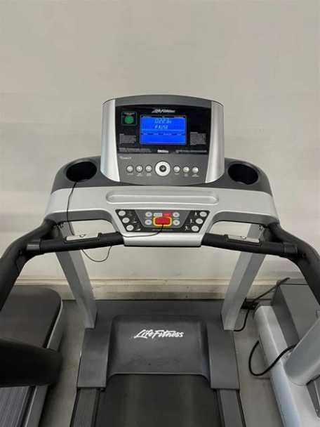 Бягаща пътека Life Fitness T3 и T5 Нов внос от Австрия Комплект