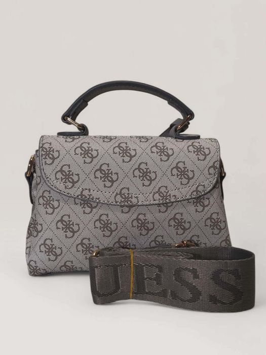 Дамски чанти Guess