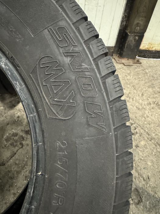 Гуми 215/70/15 C  UNIROYAL Snow Max Winter