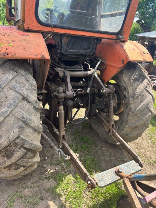 Vând tractorist și remorca basculabila