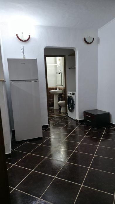 Apartament cu 2 camere de închiriat