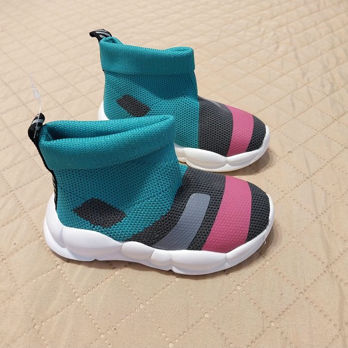 Adidas tip soseta mărimea 22