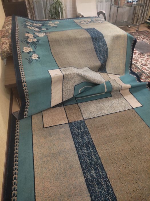 Продам ковер шерстяной.